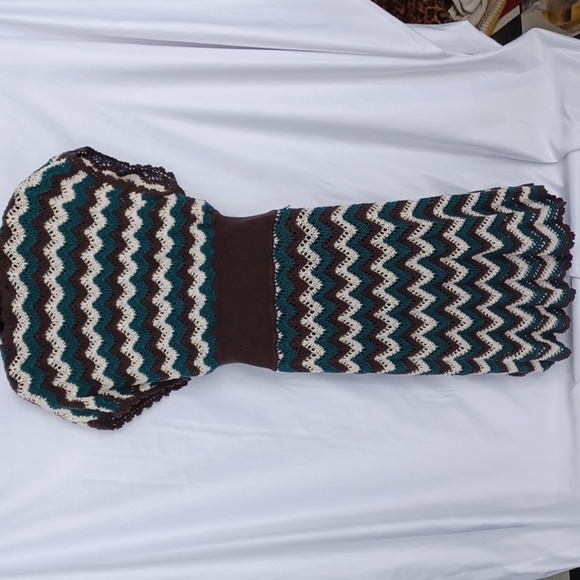 BCBGMaxAzria Kimono Crochet Zig-Zag Dress, Ptp=18, Length=42", Stretchy - Picture 4 of 9